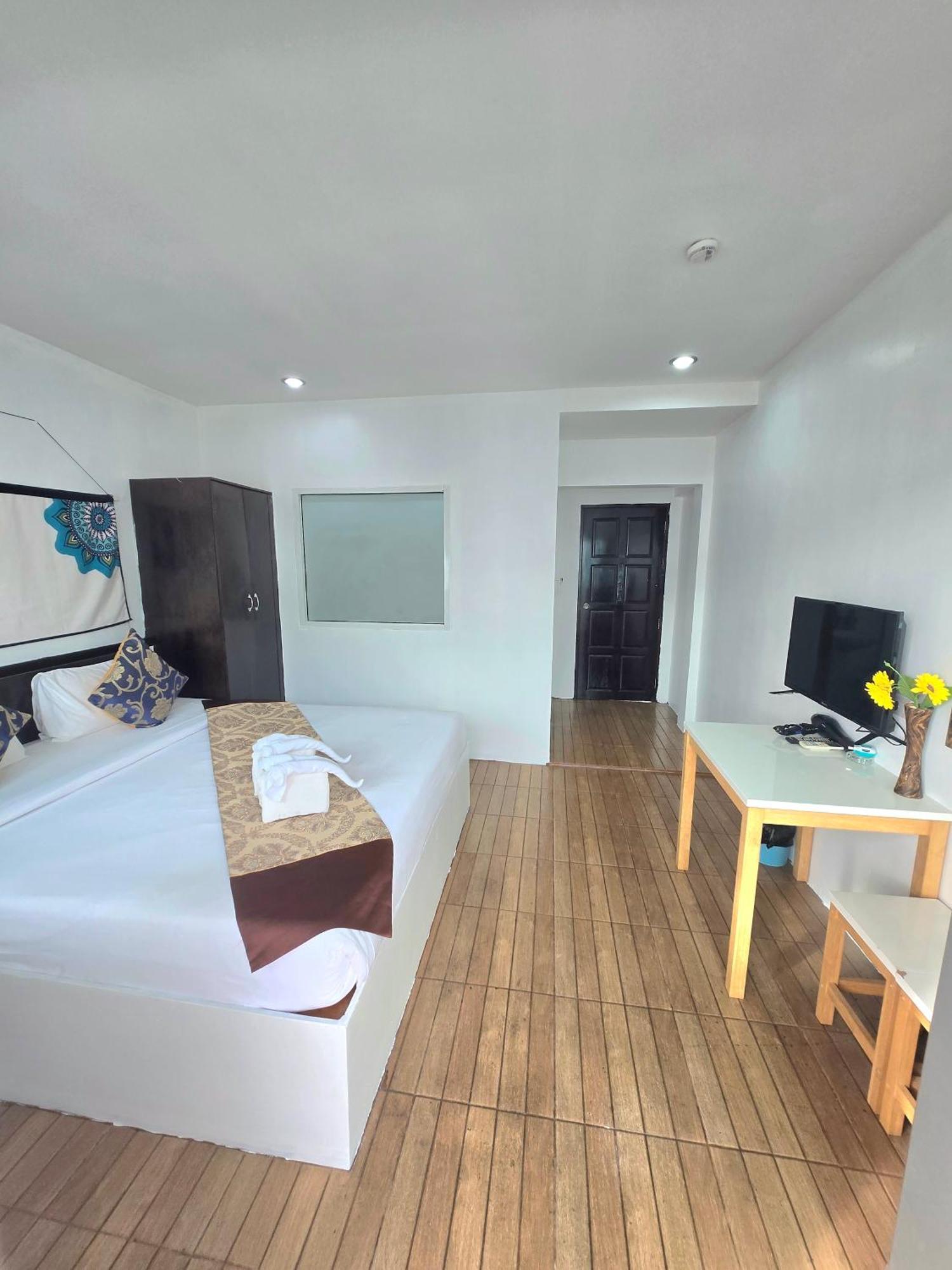Happy 99 Guest House Patong Zewnętrze zdjęcie
