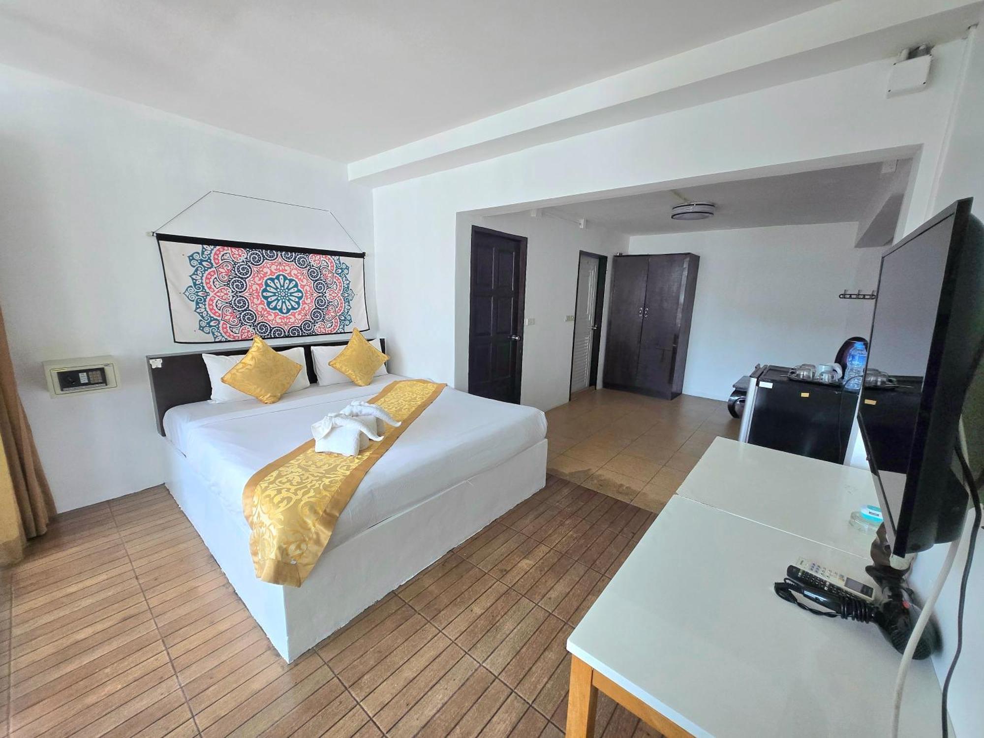 Happy 99 Guest House Patong Zewnętrze zdjęcie