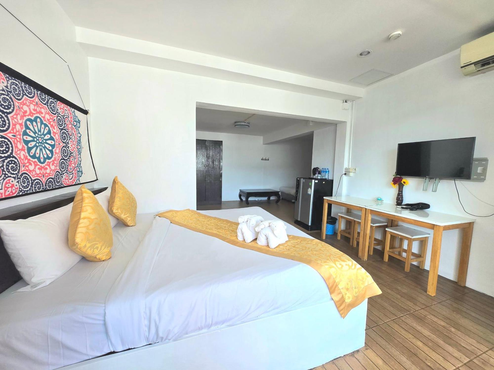 Happy 99 Guest House Patong Zewnętrze zdjęcie